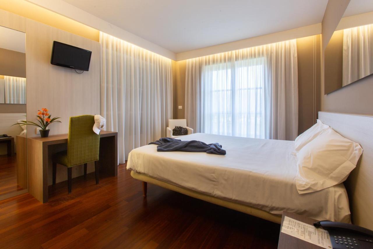 Le Robinie Golf & Resort Solbiate Olona Eksteriør bilde