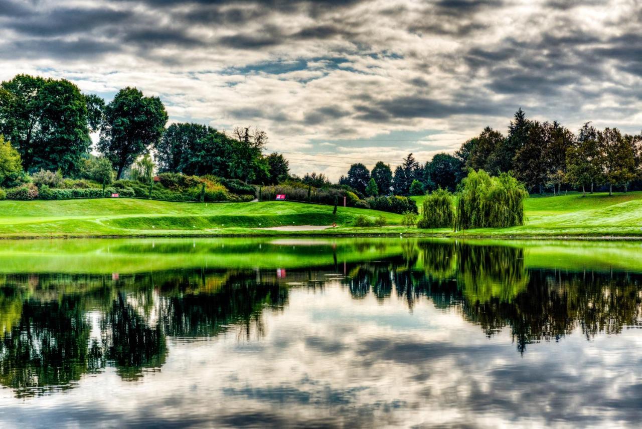 Le Robinie Golf & Resort Solbiate Olona Eksteriør bilde