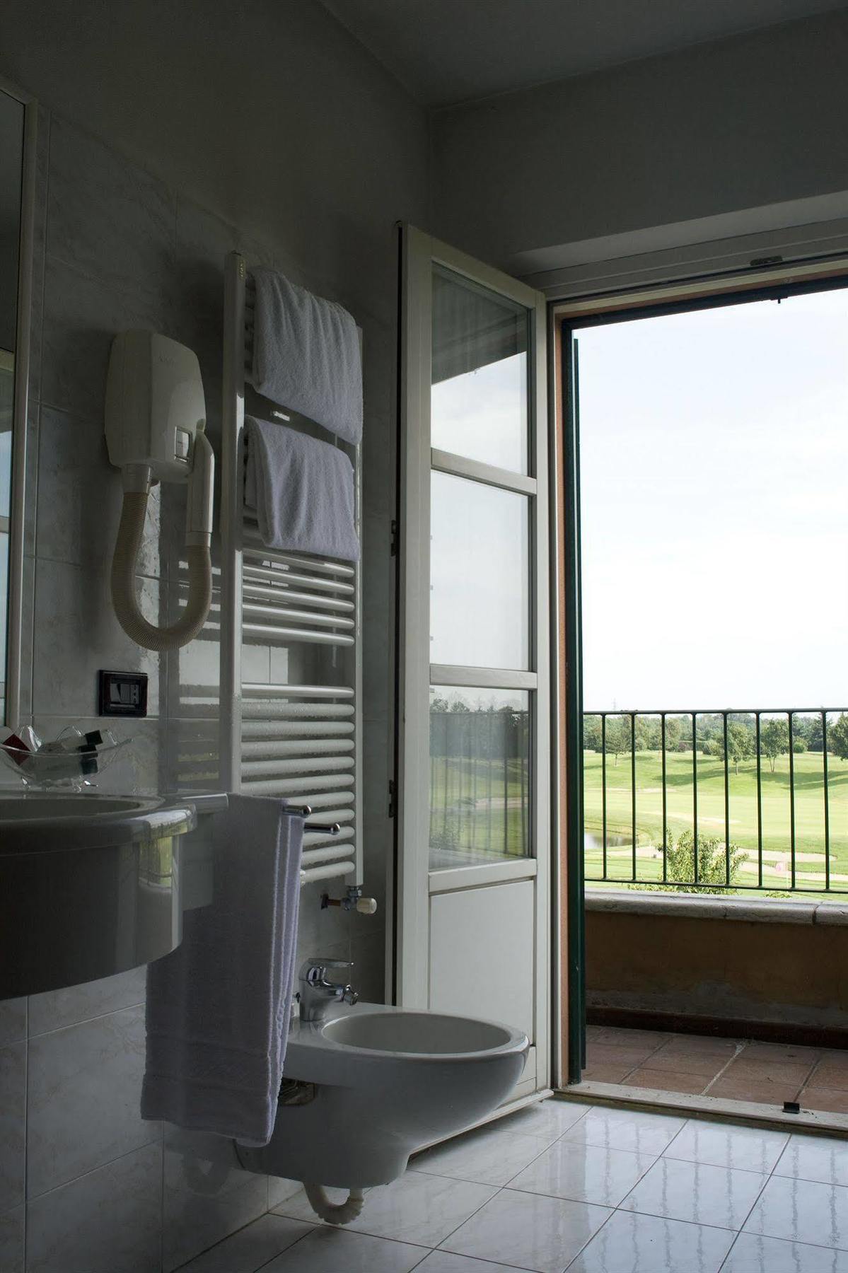 Le Robinie Golf & Resort Solbiate Olona Eksteriør bilde