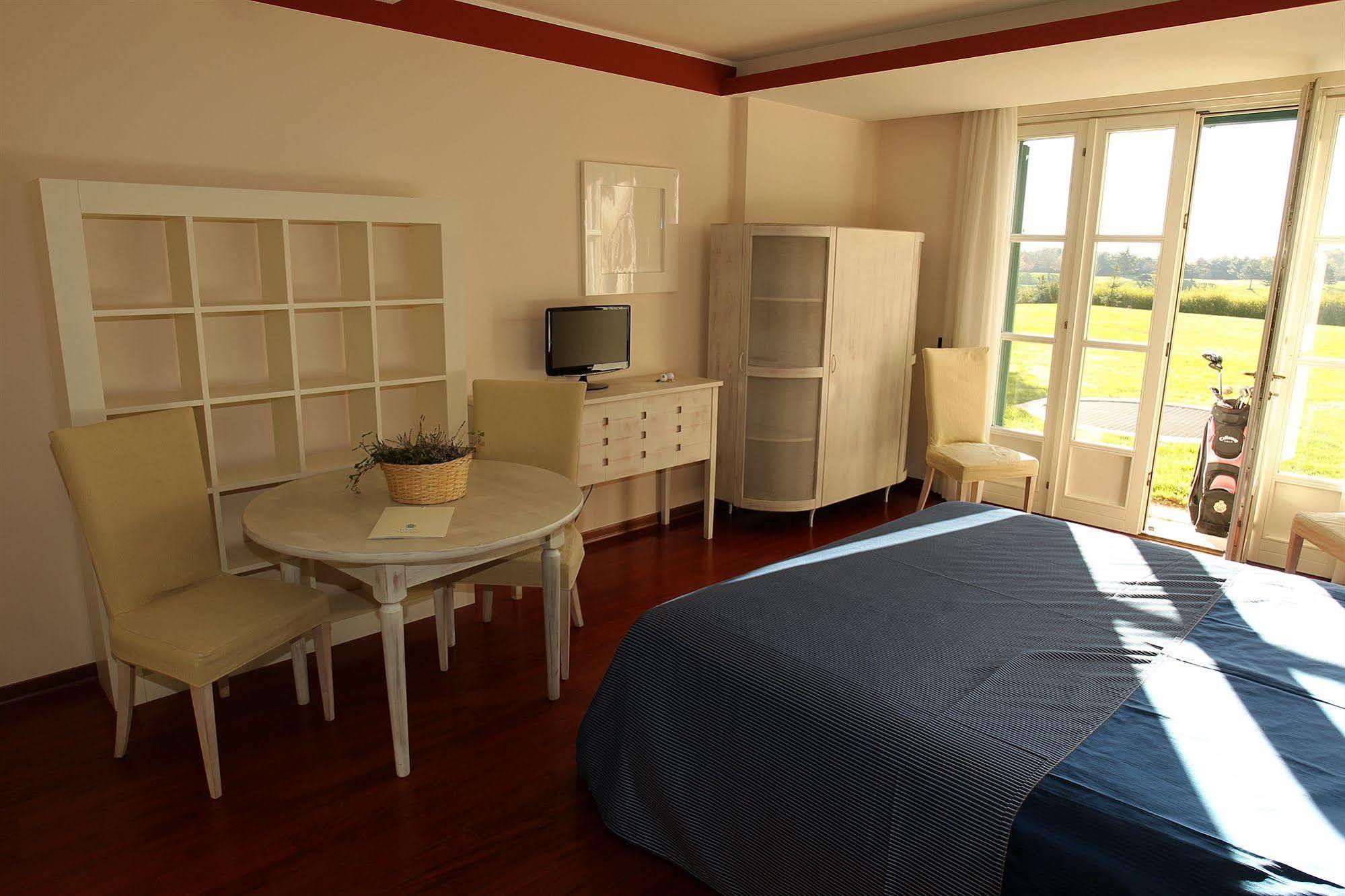 Le Robinie Golf & Resort Solbiate Olona Eksteriør bilde